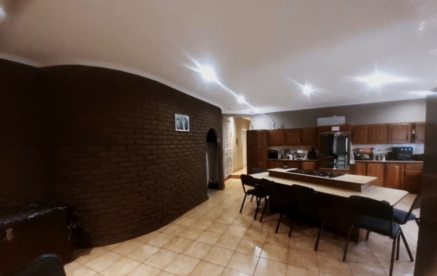 4 Bedroom Property for Sale in Safari Gardens North West